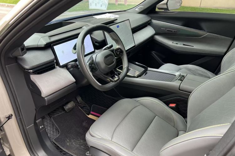 Used Lynk & Co 08 EM-P 2023 120km Long-Range Halo Left Front Seat