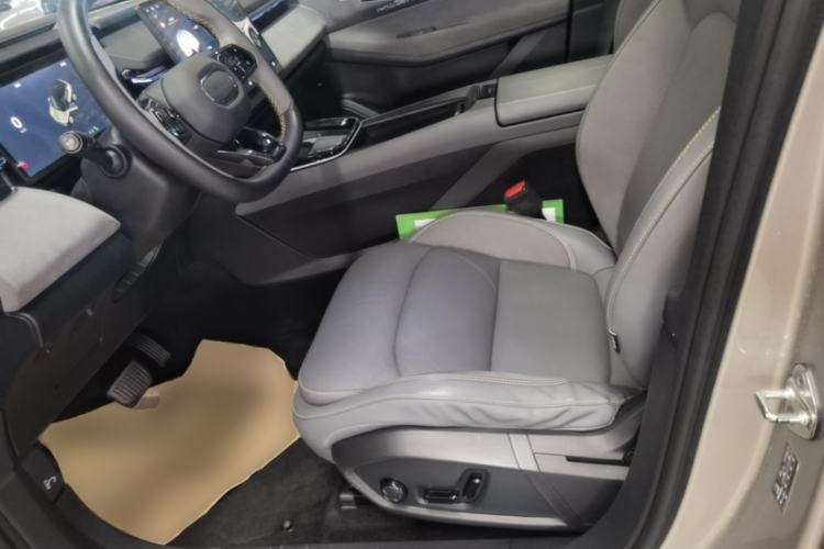 Used Lynk & Co 08 EM-P 2023 120km Long-Range Halo Left Front Seat