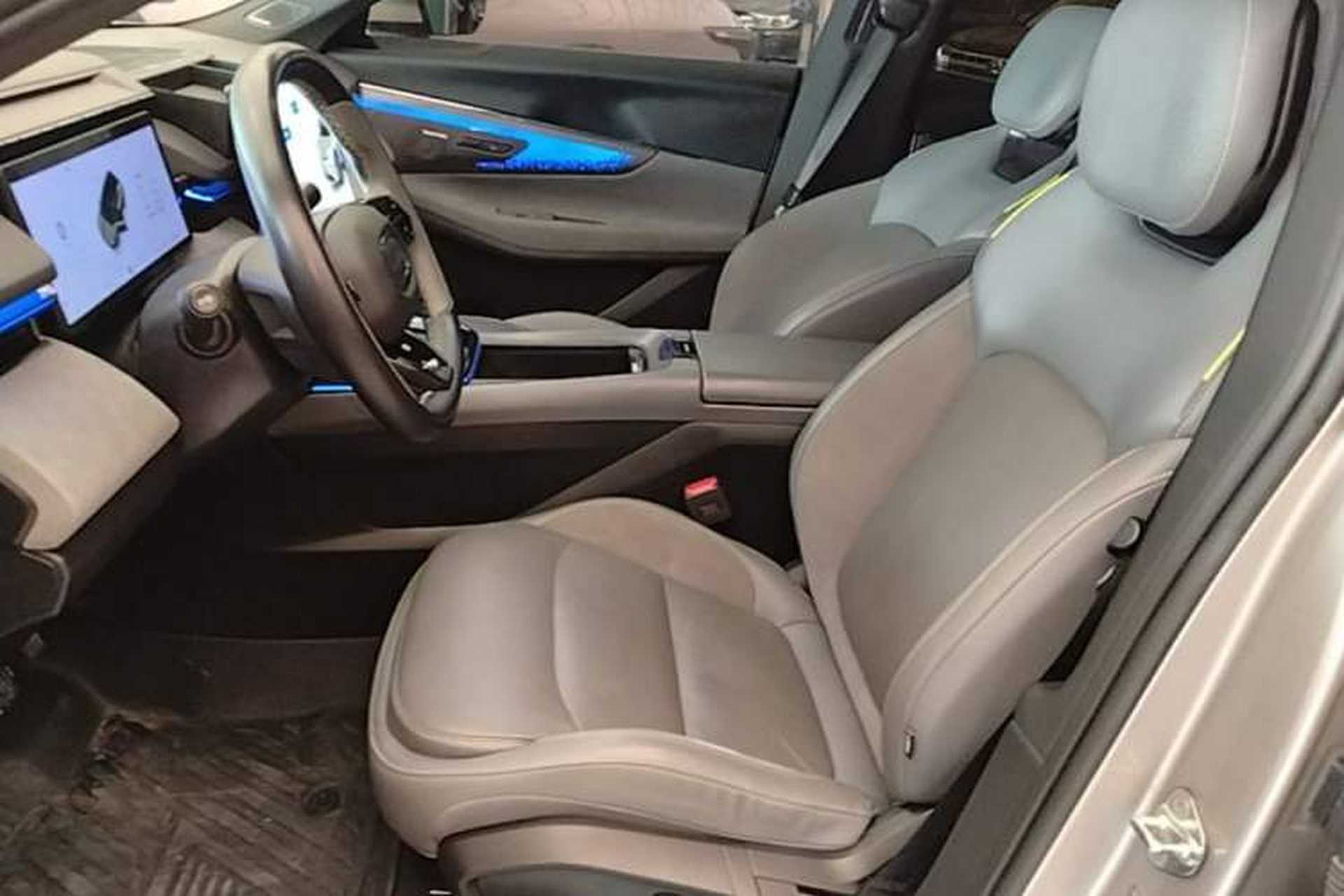 Used Lynk & Co 08 EM-P 2023 120km Long-Range Halo Left Front Seat