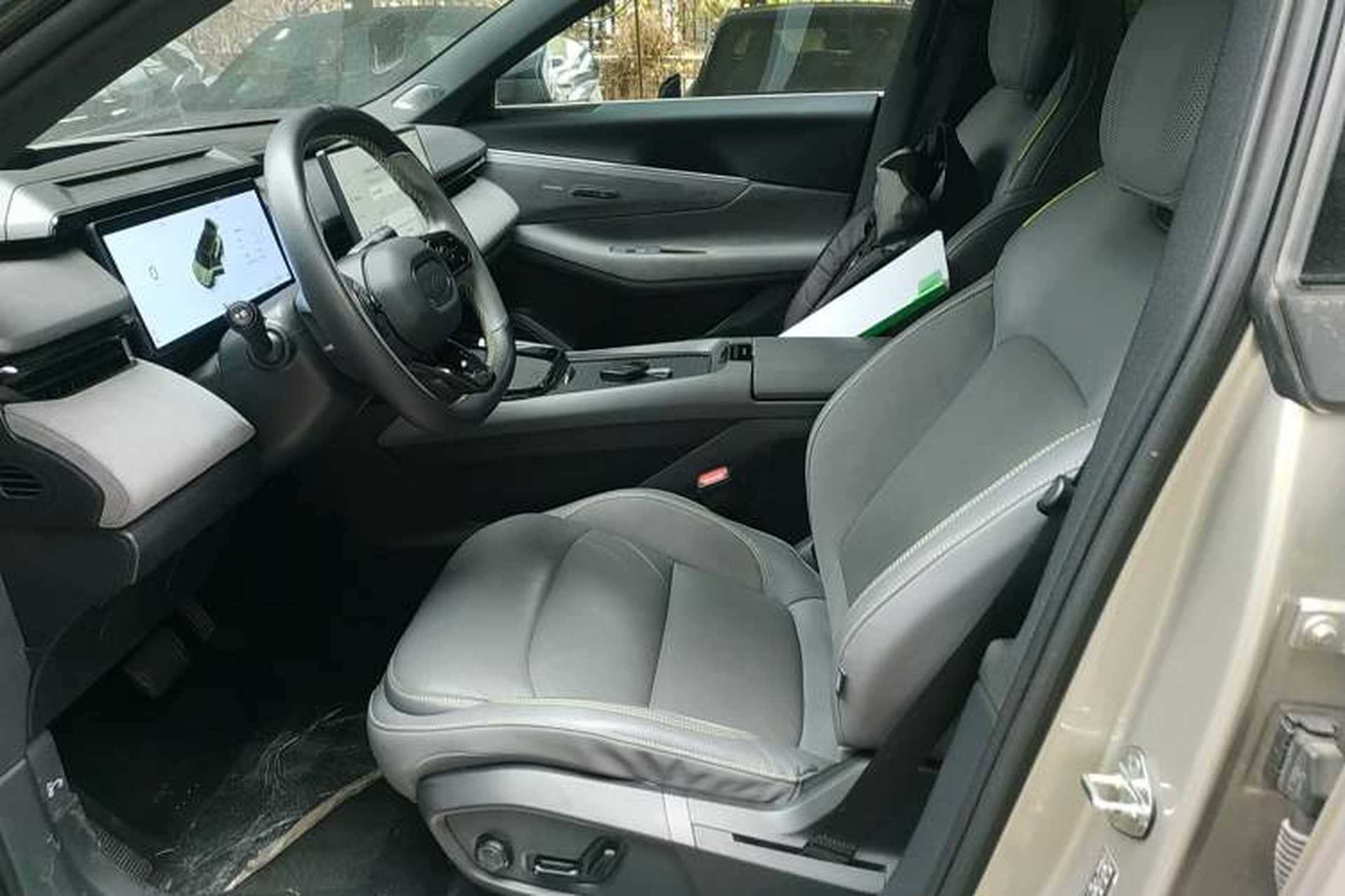 Used Lynk & Co 08 EM-P 2023 120km Long-Range Halo Left Front Seat