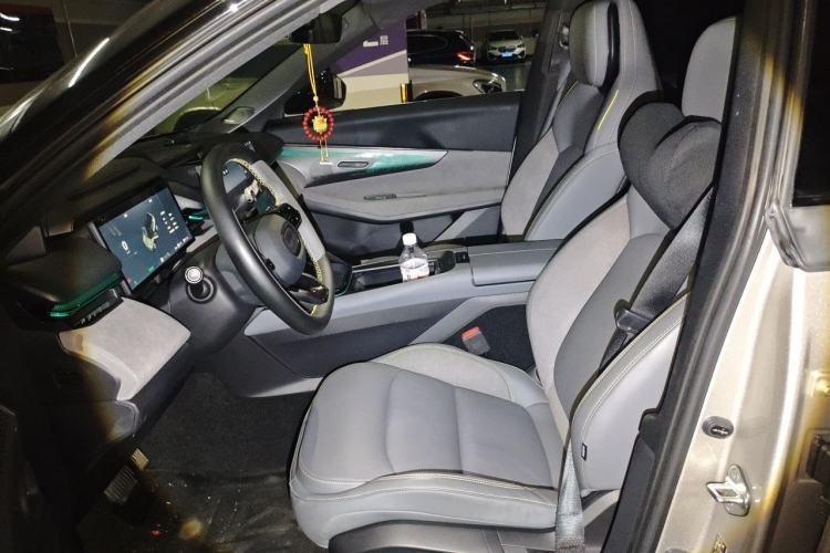 Used Lynk & Co 08 EM-P 2023 120km Long-Range Halo Left Front Seat