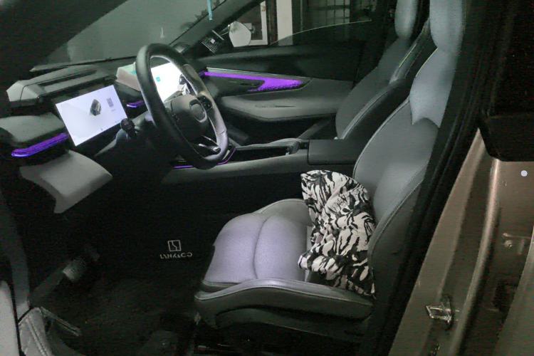 Used Lynk & Co 08 EM-P 2023 120km Long-Range Halo Left Front Seat
