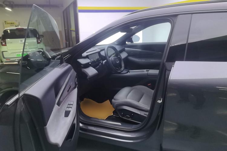 Used Lynk & Co 08 EM-P 2023 220km All-Wheel-Drive Performance Halo Left Front Seat