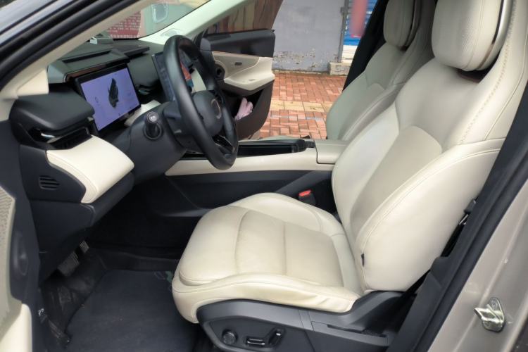 Used Lynk & Co 08 EM-P 2023 220km All-Wheel-Drive Performance Halo Left Front Seat