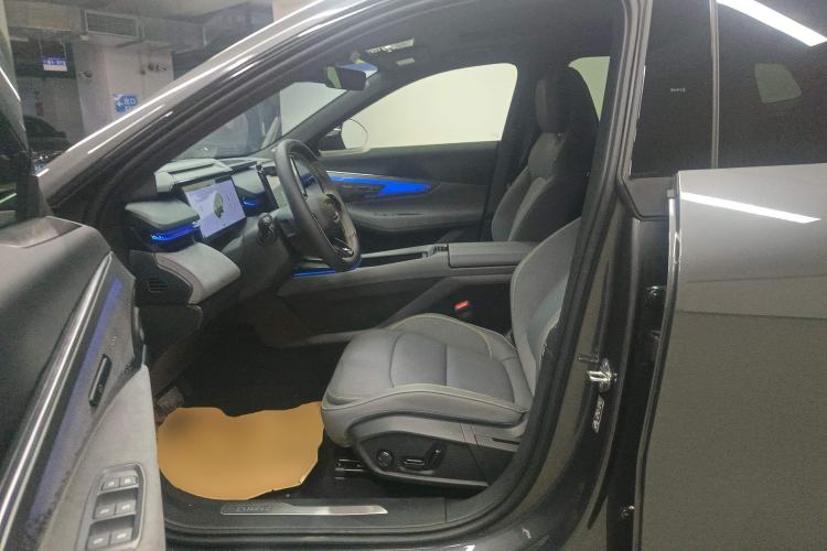 Used Lynk & Co 08 EM-P 2023 120km Long-Range Halo Left Front Seat