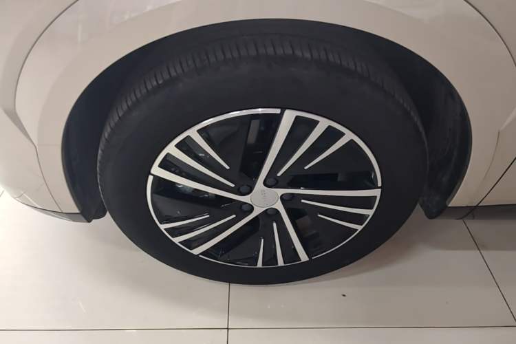 Used Lynk & Co 08 EM-P 2023 245km Ultra-Long Range Halo Left Front Wheel Hub