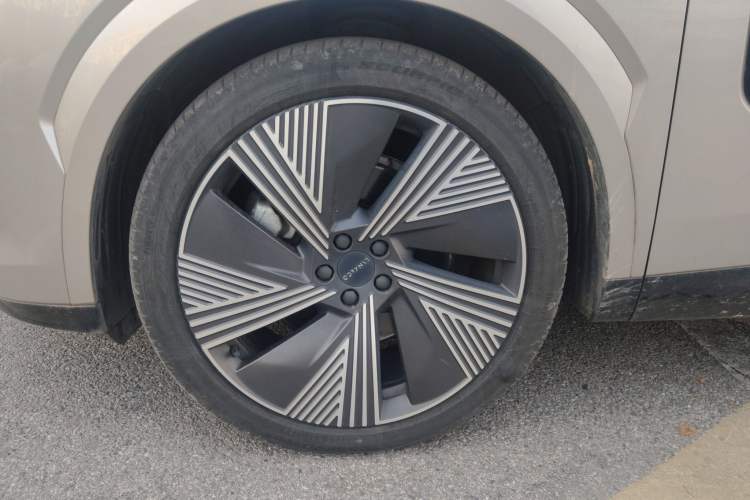 Used Lynk & Co 08 EM-P 2023 120km Long-Range Halo Left Front Wheel Hub