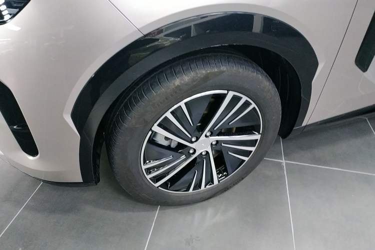 Used Lynk & Co 08 EM-P 2023 245km Ultra-Long Range Halo Left Front Wheel Hub