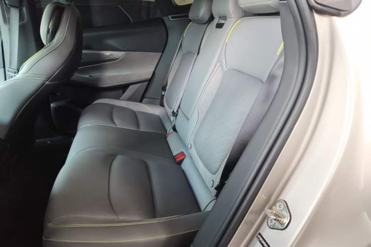 Used Lynk & Co 08 EM-P 2023 245km Ultra-Long Range Halo Left Rear Seat