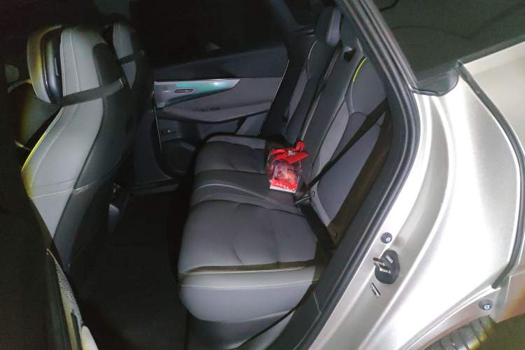 Used Lynk & Co 08 EM-P 2023 120km Long-Range Pro Left Rear Seat