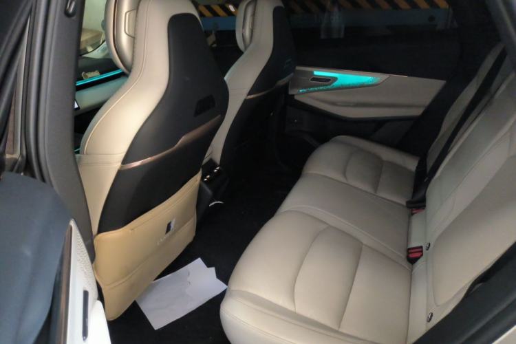 Used Lynk & Co 08 EM-P 2023 245km Ultra-Long Range Halo Left Rear Seat