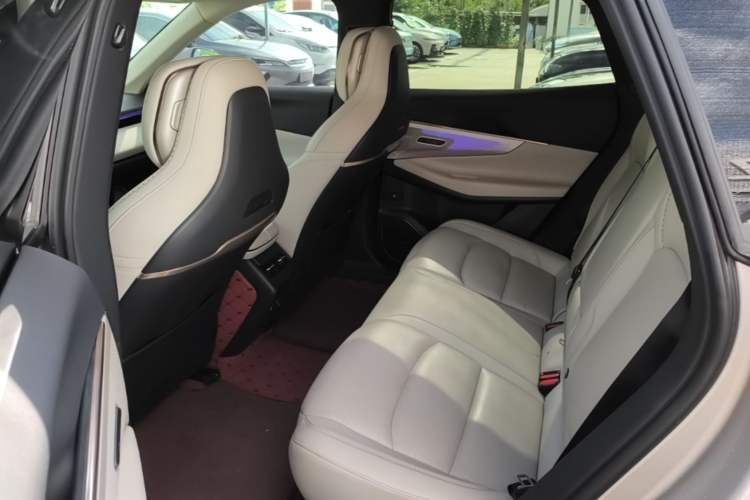 Used Lynk & Co 08 EM-P 2023 245km Ultra-Long Range Halo Left Rear Seat