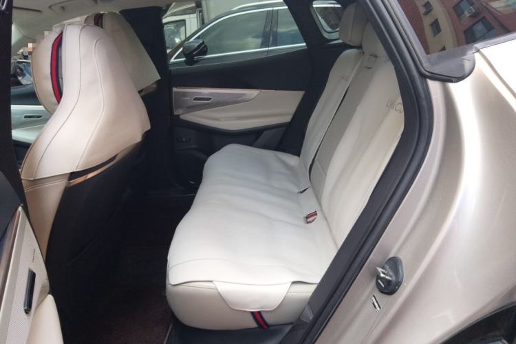 Used Lynk & Co 08 EM-P 2023 220km All-Wheel-Drive Performance Halo Left Rear Seat