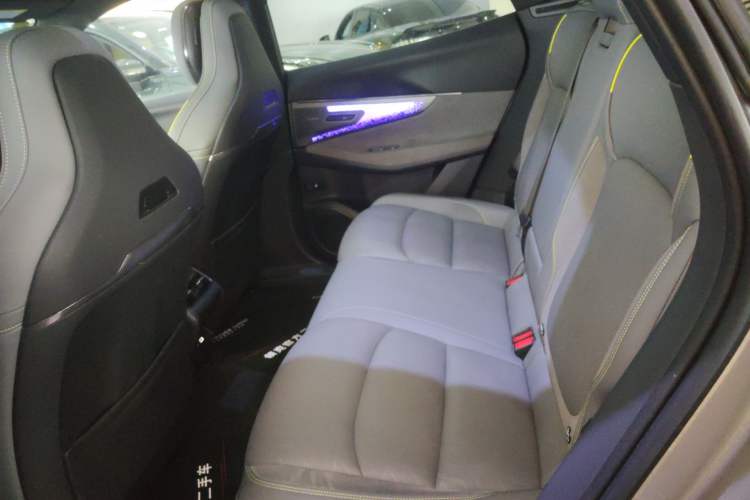 Used Lynk & Co 08 EM-P 2023 120km Long-Range Halo Left Rear Seat