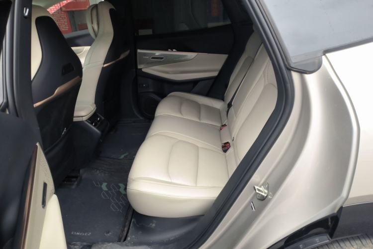 Used Lynk & Co 08 EM-P 2023 220km All-Wheel-Drive Performance Halo Left Rear Seat