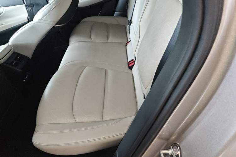 Used Lynk & Co 08 EM-P 2023 220km All-Wheel-Drive Performance Halo Left Rear Seat