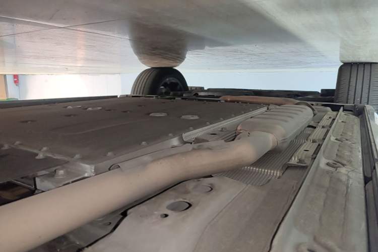 Used Lynk & Co 08 EM-P 2023 120km Long-Range Halo Left Side Sill