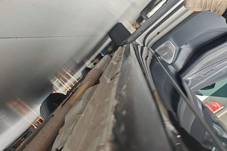 Used Lynk & Co 08 EM-P 2023 120km Long-Range Halo Left Side Sill