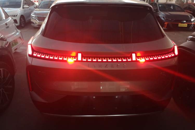 Used Lynk & Co 08 EM-P 2023 120km Long-Range Halo Rear