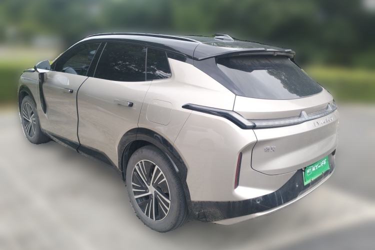 Used Lynk & Co 08 EM-P 2023 120km Long-Range Halo Rear Left 45 Deg