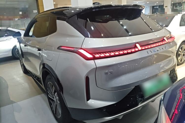 Used Lynk & Co 08 EM-P 2023 120km Long-Range Halo Rear Left 45 Deg
