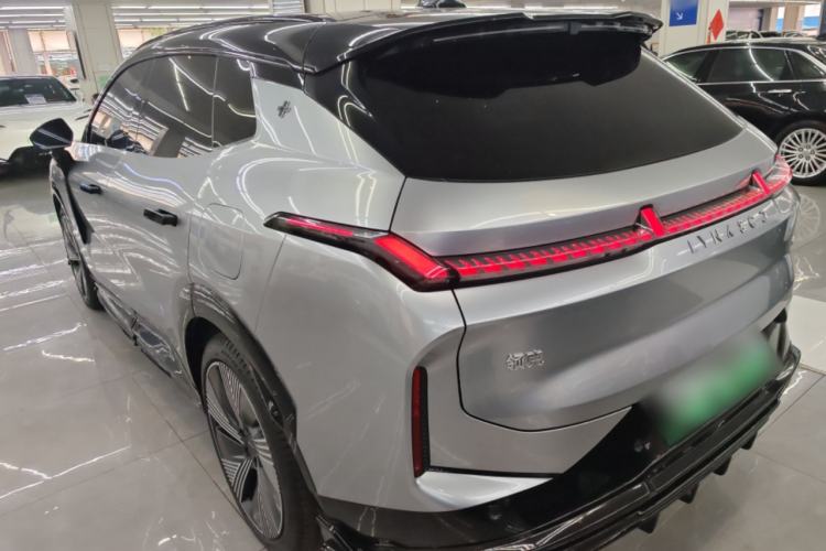 Used Lynk & Co 08 EM-P 2023 120km Long-Range Halo Rear Left 45 Deg