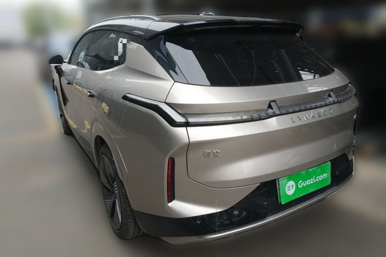 Used Lynk & Co 08 EM-P 2023 120km Long-Range Halo Rear Left 45 Deg