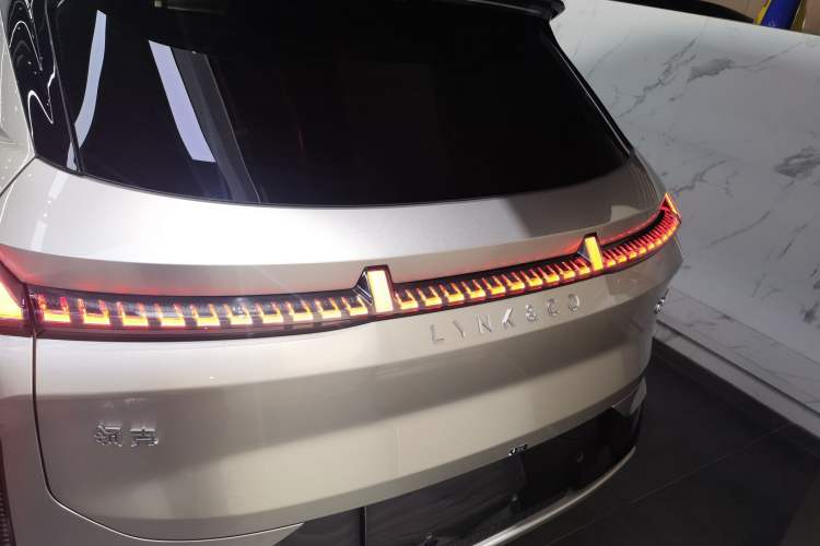 Used Lynk & Co 08 EM-P 2023 245km Ultra-Long Range Halo Rear