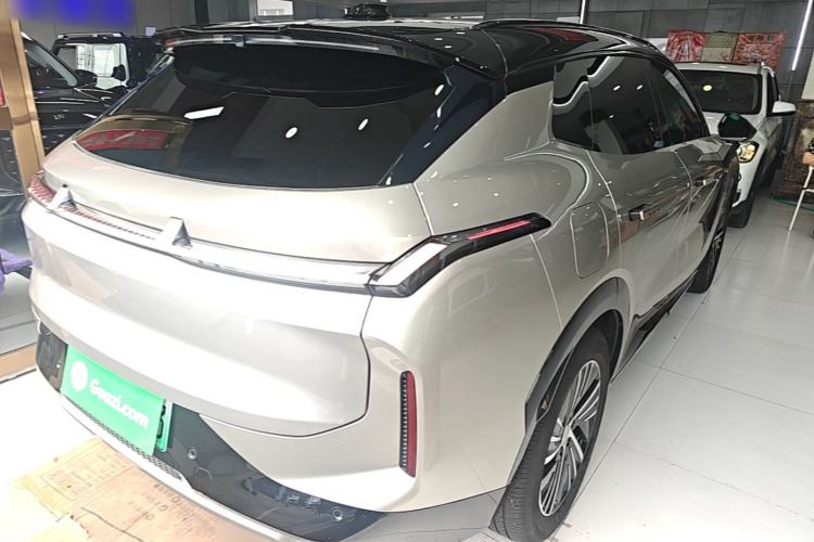 Used Lynk & Co 08 EM-P 2023 120km Long-Range Halo Rear Right 45 Deg