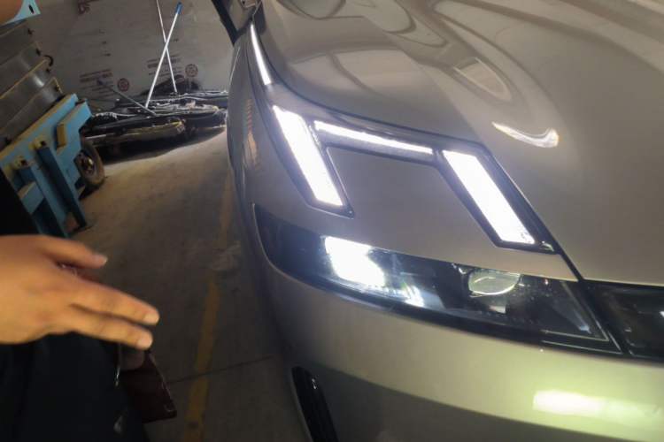 Used Lynk & Co 08 EM-P 2023 245km Ultra-Long Range Halo Right Front Headlight