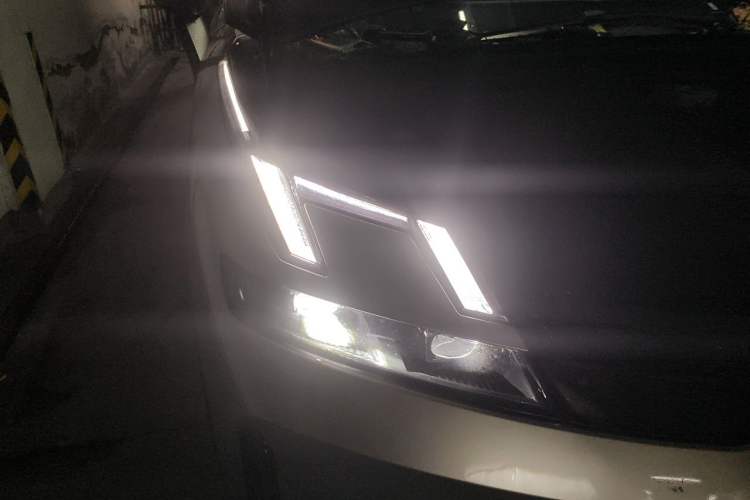 Used Lynk & Co 08 EM-P 2023 120km Long-Range Halo Right Front Headlight