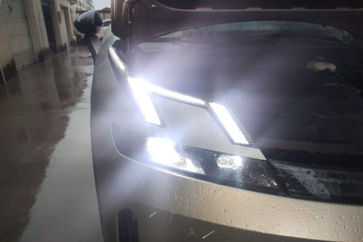 Used Lynk & Co 08 EM-P 2023 120km Long-Range Halo Right Front Headlight