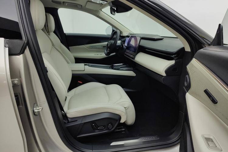 Used Lynk & Co 08 EM-P 2023 245km Ultra-Long Range Halo Right Front Seat