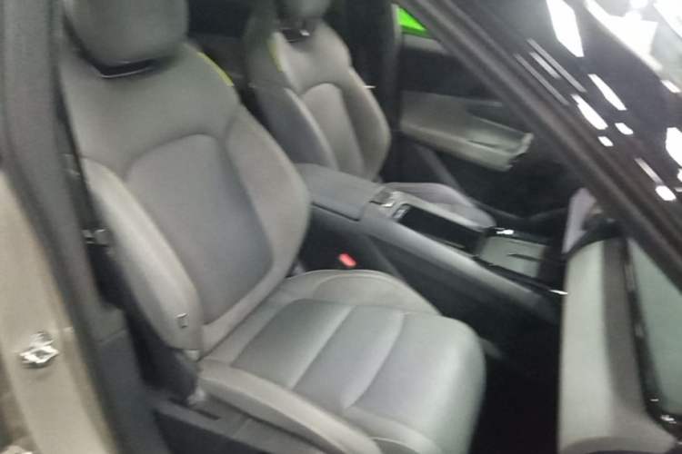 Used Lynk & Co 08 EM-P 2023 120km Long-Range Halo Right Front Seat