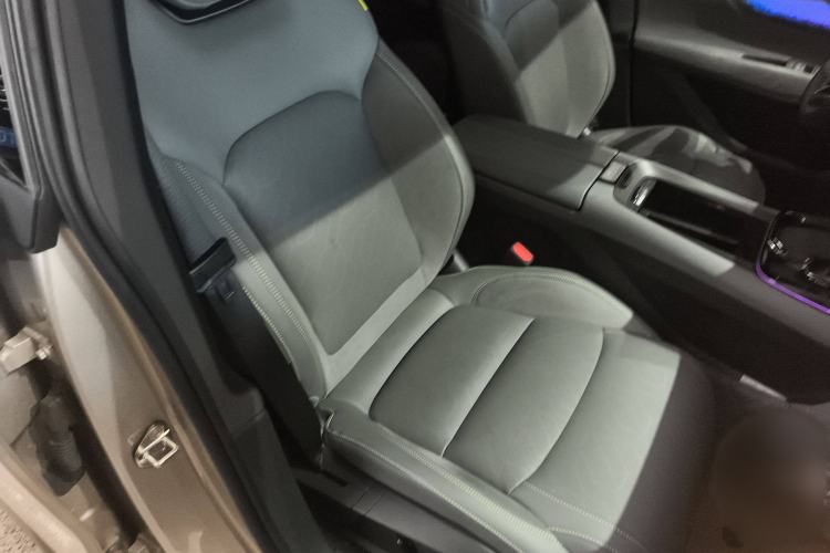 Used Lynk & Co 08 EM-P 2023 120km Long-Range Halo Right Front Seat