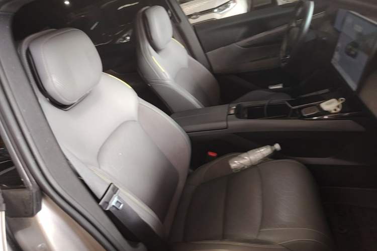 Used Lynk & Co 08 EM-P 2023 220km All-Wheel-Drive Performance Halo Right Front Seat