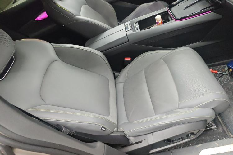 Used Lynk & Co 08 EM-P 2023 120km Long-Range Halo Right Front Seat