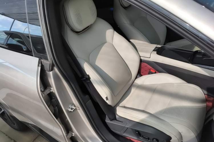 Used Lynk & Co 08 EM-P 2023 245km Ultra-Long Range Halo Right Front Seat