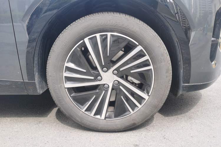 Used Lynk & Co 08 EM-P 2023 120km Long-Range Halo Right Front Wheel Hub