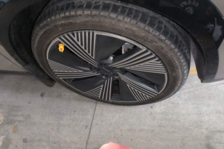 Used Lynk & Co 08 EM-P 2023 245km Ultra-Long Range Halo Right Front Wheel Hub