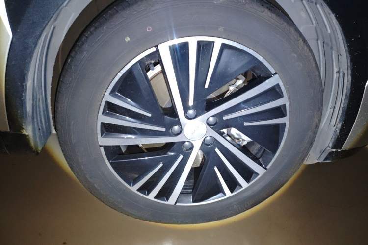 Used Lynk & Co 08 EM-P 2023 120km Long-Range Halo Right Front Wheel Hub