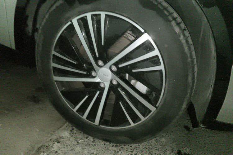 Used Lynk & Co 08 EM-P 2023 120km Long-Range Halo Right Front Wheel Hub