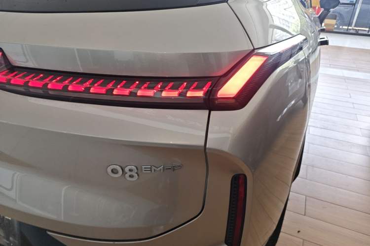 Used Lynk & Co 08 EM-P 2023 220km All-Wheel-Drive Performance Halo Right Rear Taillight