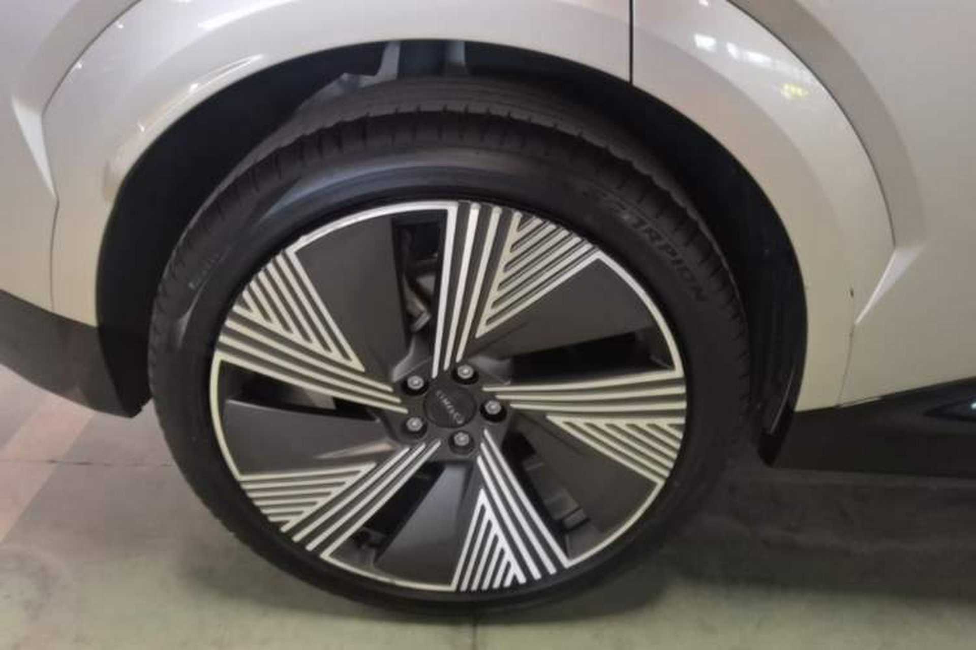 Used Lynk & Co 08 EM-P 2023 120km Long-Range Halo Right Rear Wheel Hub