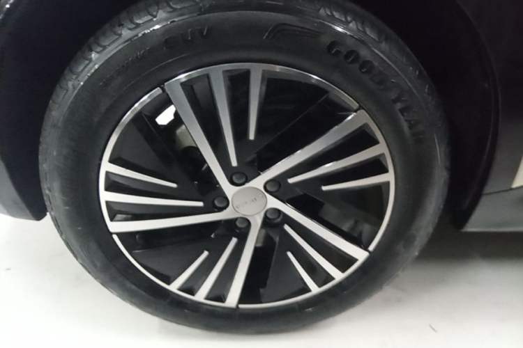 Used Lynk & Co 08 EM-P 2023 120km Long-Range Halo Right Rear Wheel Hub