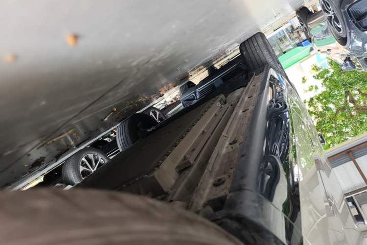 Used Lynk & Co 08 EM-P 2023 245km Ultra-Long Range Halo Right Side Sill