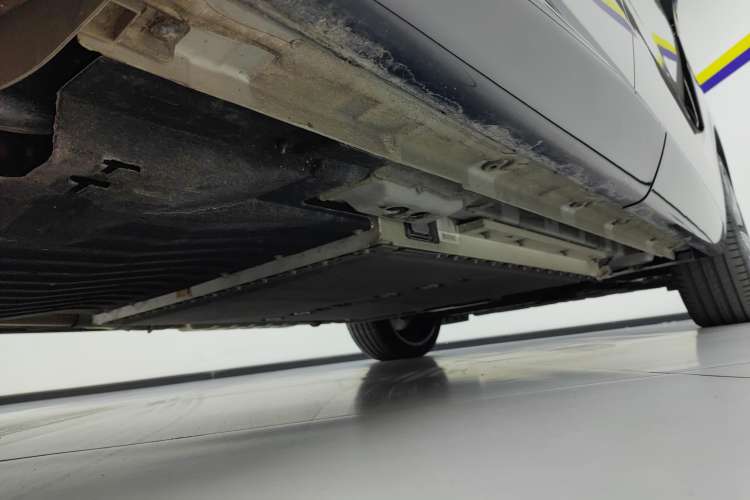 Used Lynk & Co 08 EM-P 2023 245km Ultra-Long Range Halo Right Side Sill