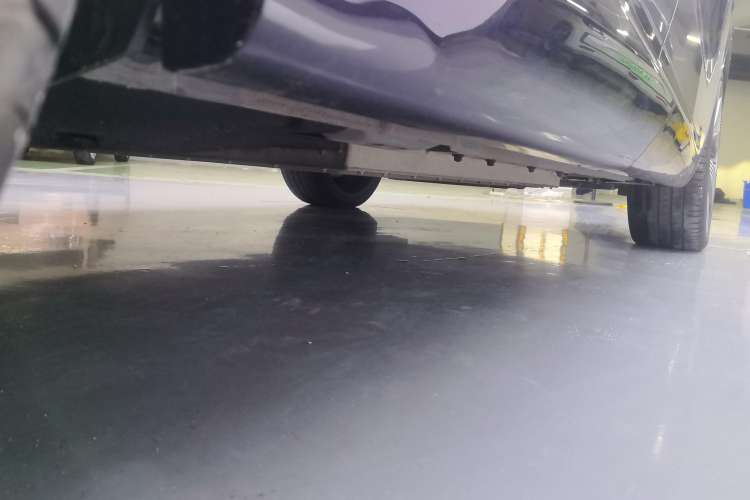 Used Lynk & Co 08 EM-P 2023 220km All-Wheel-Drive Performance Halo Right Side Sill