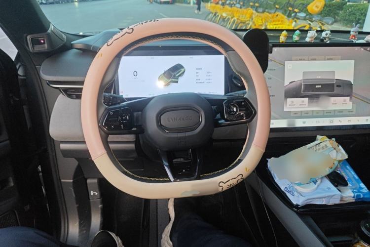 Used Lynk & Co 08 EM-P 2023 120km Long-Range Halo Steering Wheel