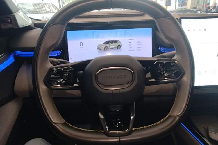 Used Lynk & Co 08 EM-P 2023 120km Long-Range Halo Steering Wheel